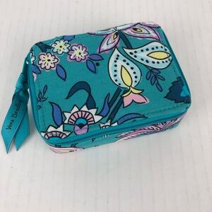 Vera Bradley Travel Pill Case with Zipper Closure Peacock Garden Pattern